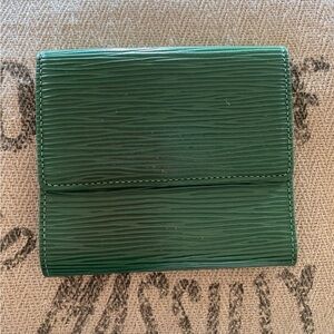 💯 GUARANTEED AUTHENTIC Louis Vuitton Epi Green Elise Wallet